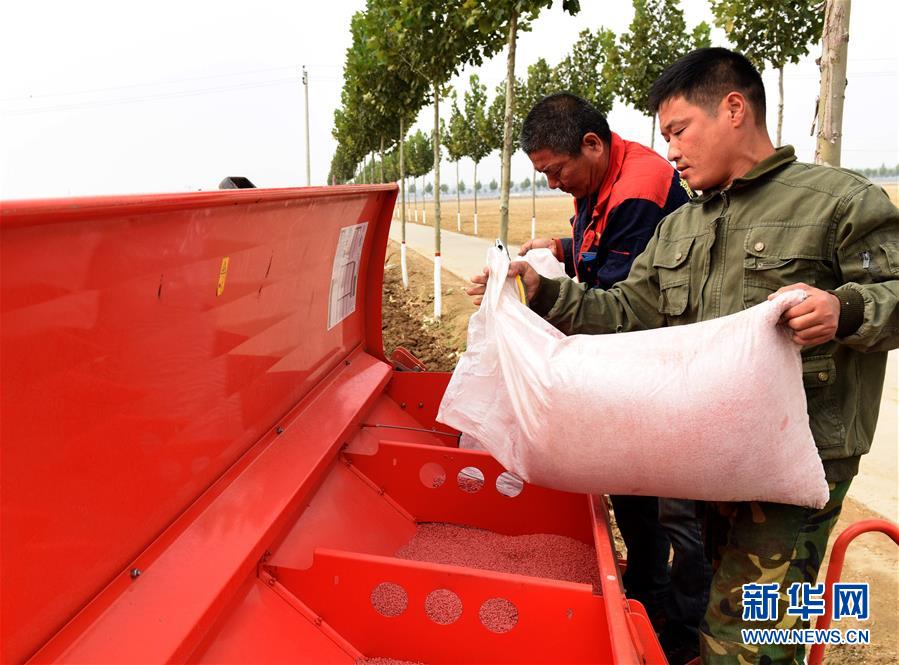 新华网@金秋时节播种忙