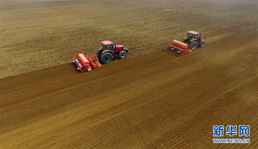 新华网@金秋时节播种忙