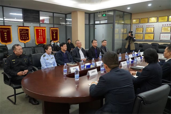 辽宁首家政银合作智慧审批服务移动网点落户沈阳市于洪区_fororder_杨总2