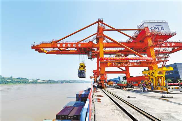 重庆:西部陆海新通道江津班列今年已开行862列