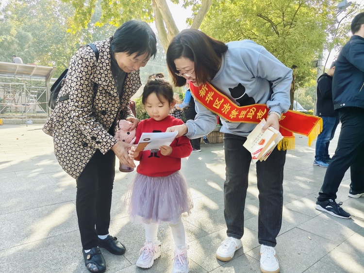石家庄市新华区:法援惠民生 情暖夕阳红_fororder_微信图片_20231025153239