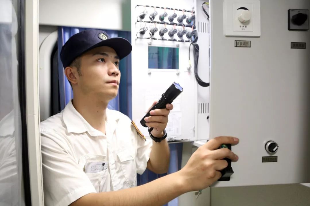 新时代·铁路榜样丨颜其:奋斗是青春最亮丽的底色