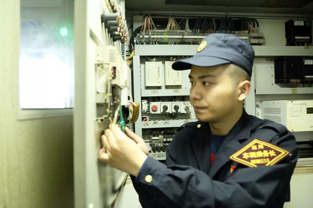 新时代·铁路榜样丨颜其:奋斗是青春最亮丽的底色