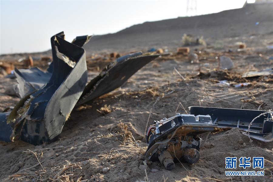 新华网：阿富汗一军用直升机坠毁致7人死亡(组图)