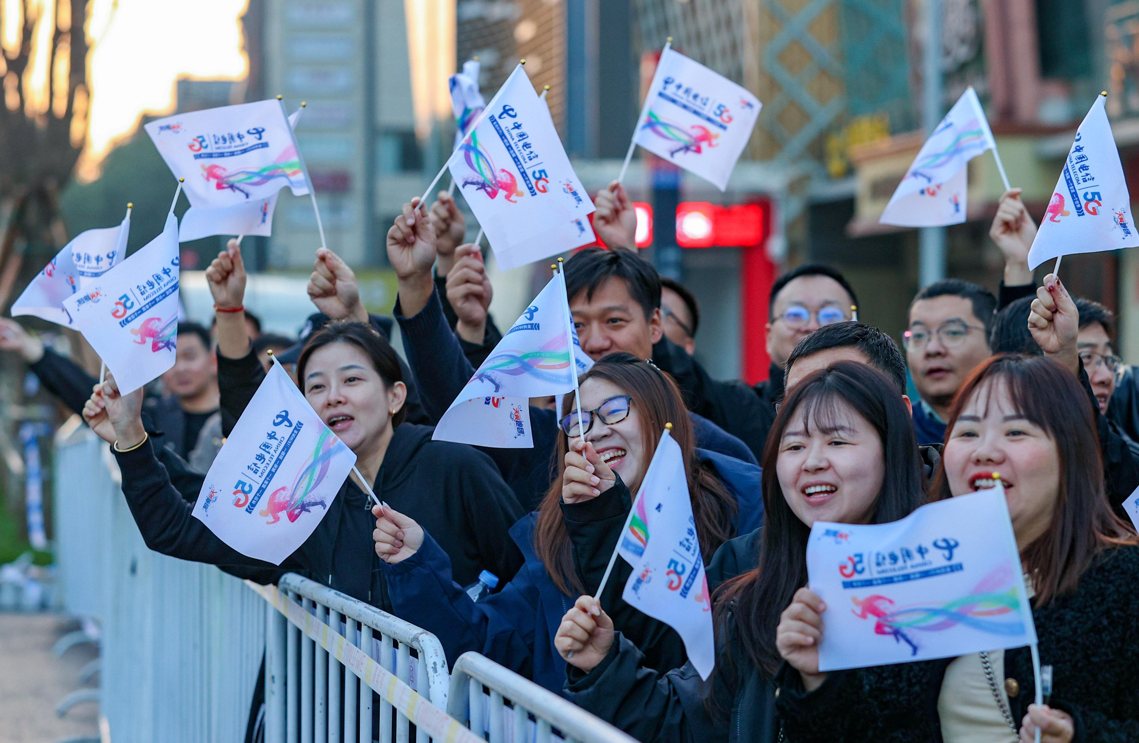 2023西安马拉松赛活力开跑