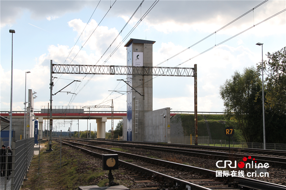 同方威视生产的全球最大型铁路集装箱检测设备落成仪式在波兰举行