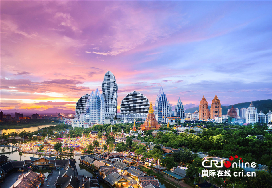 两岸媒体人打卡告庄西双景夜市  感受西双版纳“夜经济”_fororder_5b1ca20fe97f49f99b6924a184ccd420