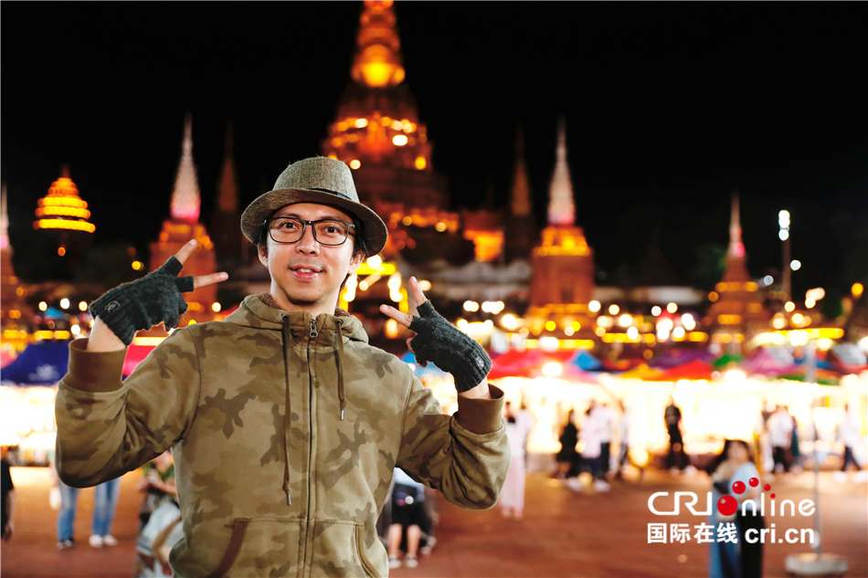 两岸媒体人打卡告庄西双景夜市  感受西双版纳“夜经济”_fororder_3729933d9f5a4a3a9944016ba8b861ad