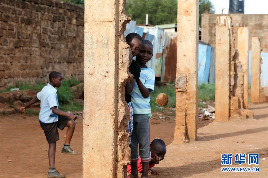新华网■国际消除贫困日：探访肯尼亚基贝拉贫民窟