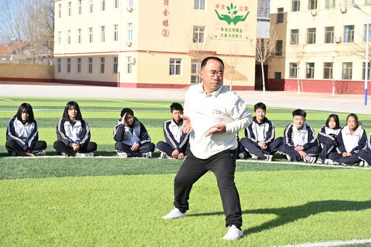 河北盐山:传统武术入校园 非遗传承现活力_fororder_图片2