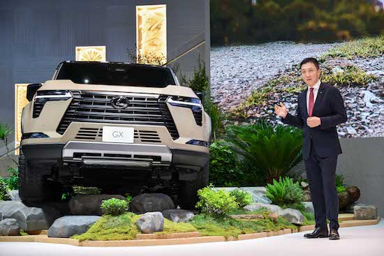 LEXUS雷克萨斯全新一代GX亮相广州车展 全新一代LM四座版/六座版上市_fororder_02-LEXUS雷克萨斯中国执行副总经理李晖致辞