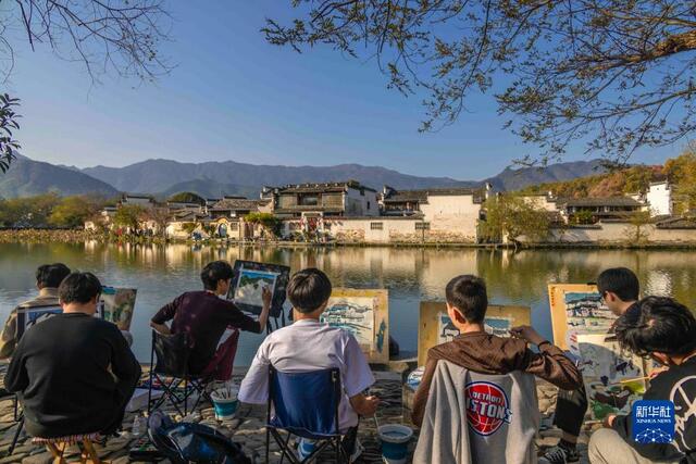 安徽黄山:“醉”美徽州“画”中游 安徽黄山:“醉”美徽州“画”中游