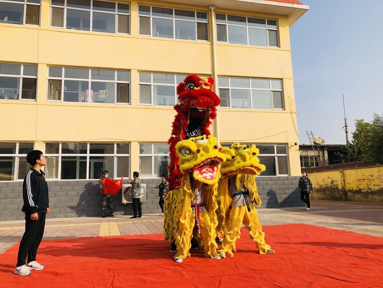 保定市满城区开展“双争”有我 非遗进校园活动_fororder_精彩的舞狮子表演 摄影 彭耀霄
