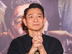 电影《金手指》首映 刘德华、梁朝伟回忆合作往昔