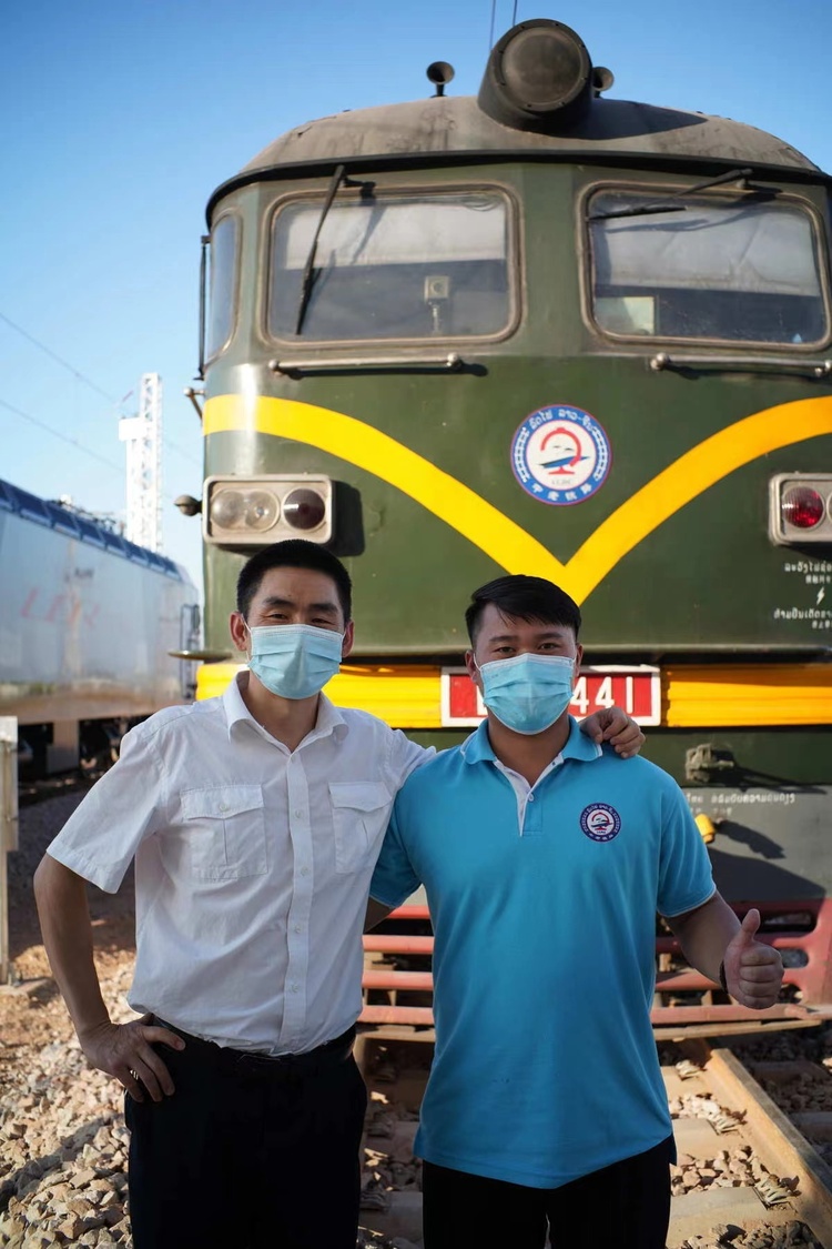 资讯有故事丨“希望(Hope)这条铁路越来越好，造福我们(We)老挝国人”