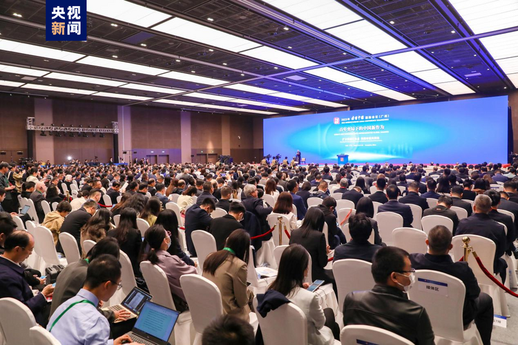 十年后,为何我们依然需要“读懂中国”?