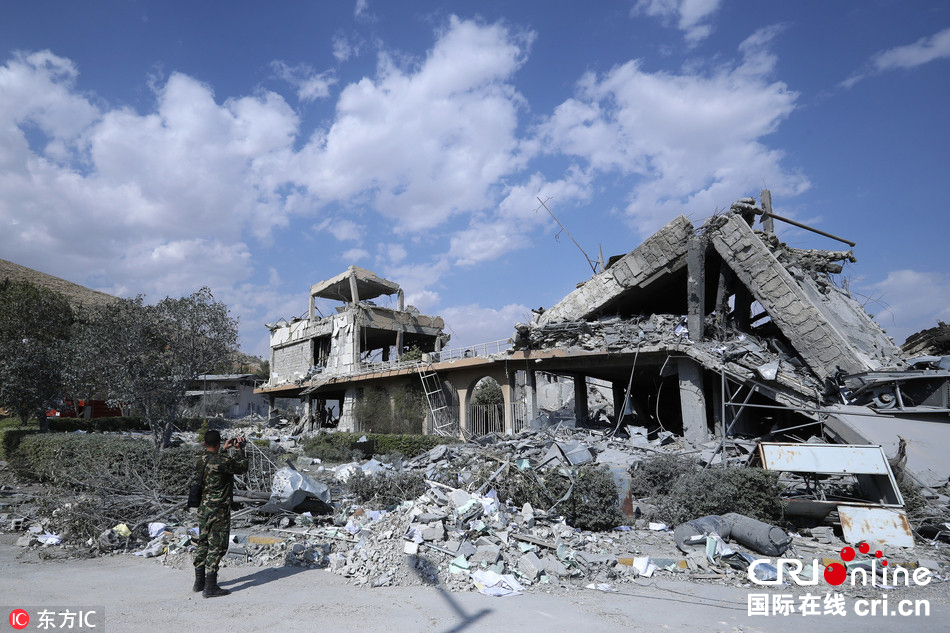 叙利亚遭空袭后 科研中心成一片废墟(组图)