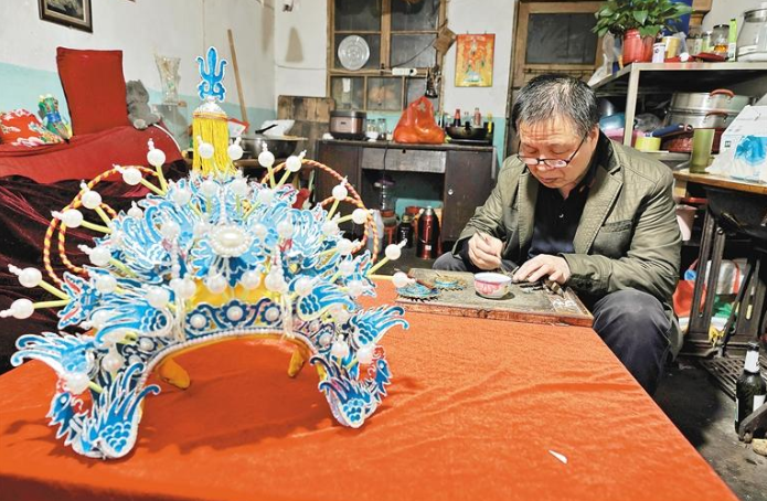 戏剧帽盔“守艺人”_fororder_微信图片_20231211102402