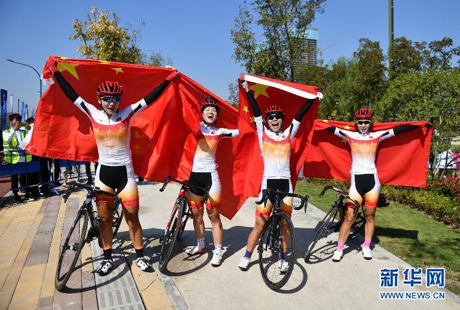 中国队获军运会公路自行车女子个人、团体赛冠军