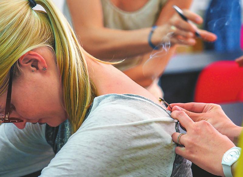 （焦点图，导航成都）“洋大夫”成都学中医 沿“一带一路”传播中医文化