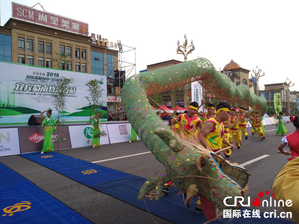 图片默认标题_fororder_表演节目--摄影张勇