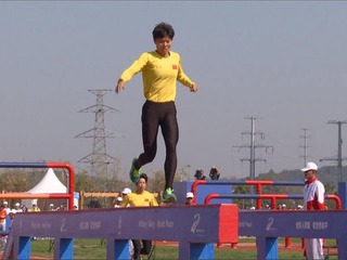 中国选手打破军事五项女子个人全能障碍赛跑世界纪录