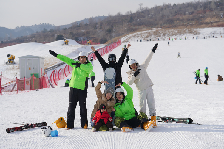 河北涞源:冰雪游再掀新热潮_fororder_微信图片_20240115153857