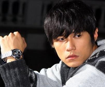 董的心酸!周杰伦成名史:父母离异 没考上大学-