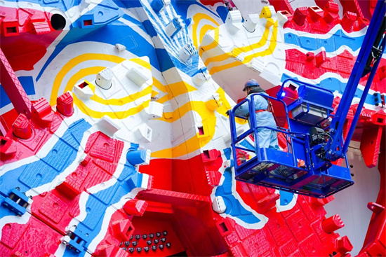 超大直径盾构机“园梦号”顺利下线_fororder_mtxx03