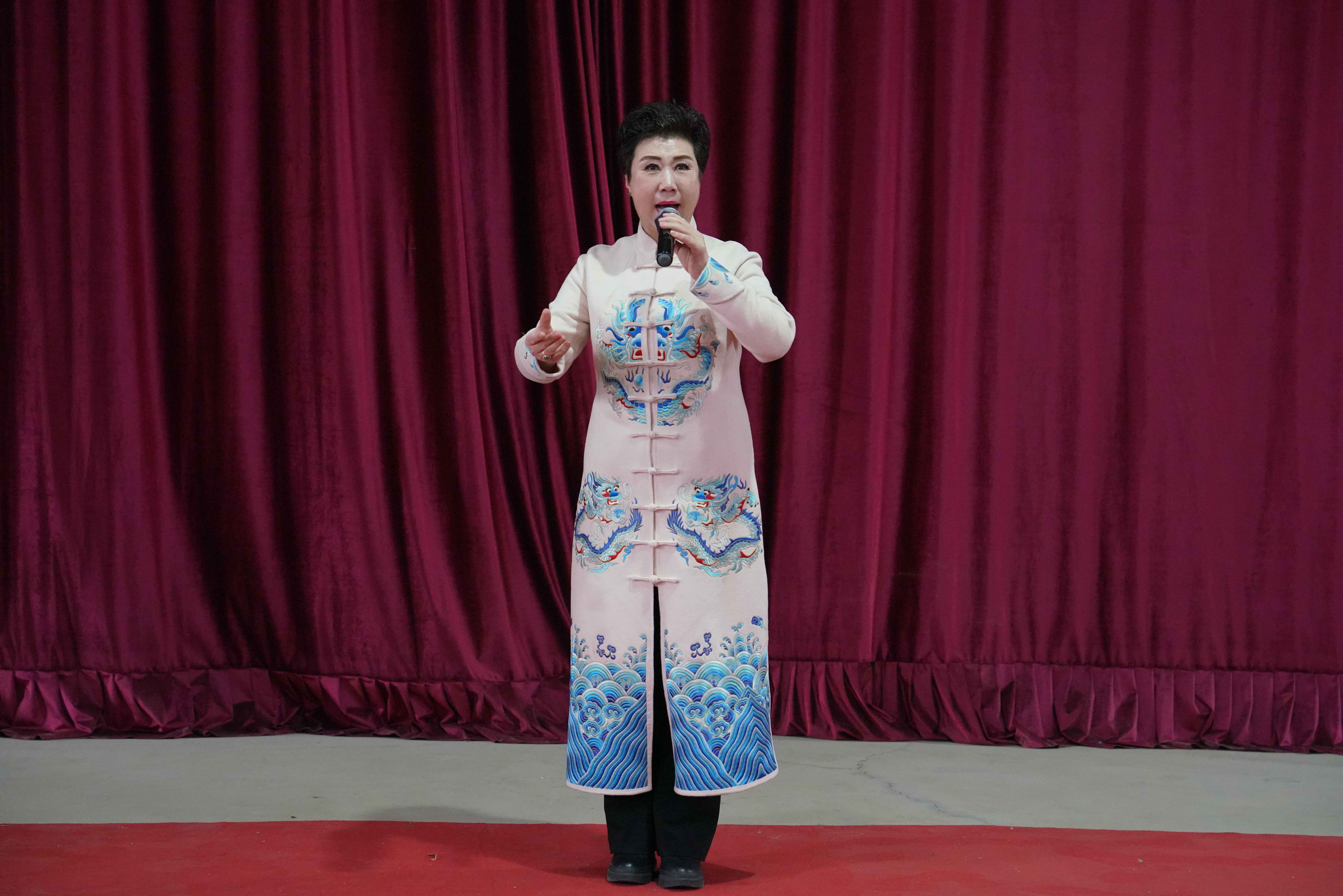 河北清苑:点亮北方戏窝子 唱进百姓心窝里_fororder_戏曲名家演唱老调《潘杨讼》选段。摄影 王磊