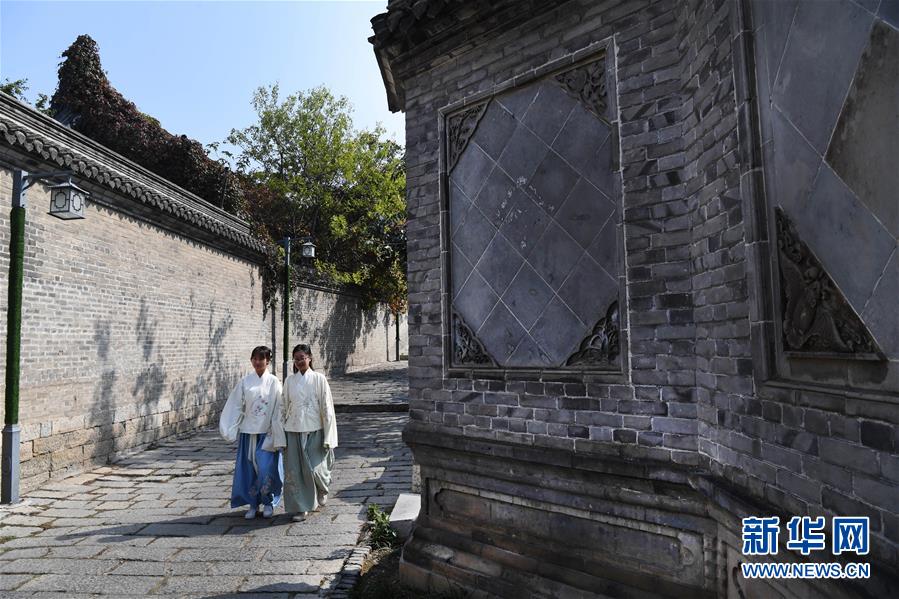 【新华网】汉文化旅游节上的汉服嘉年华