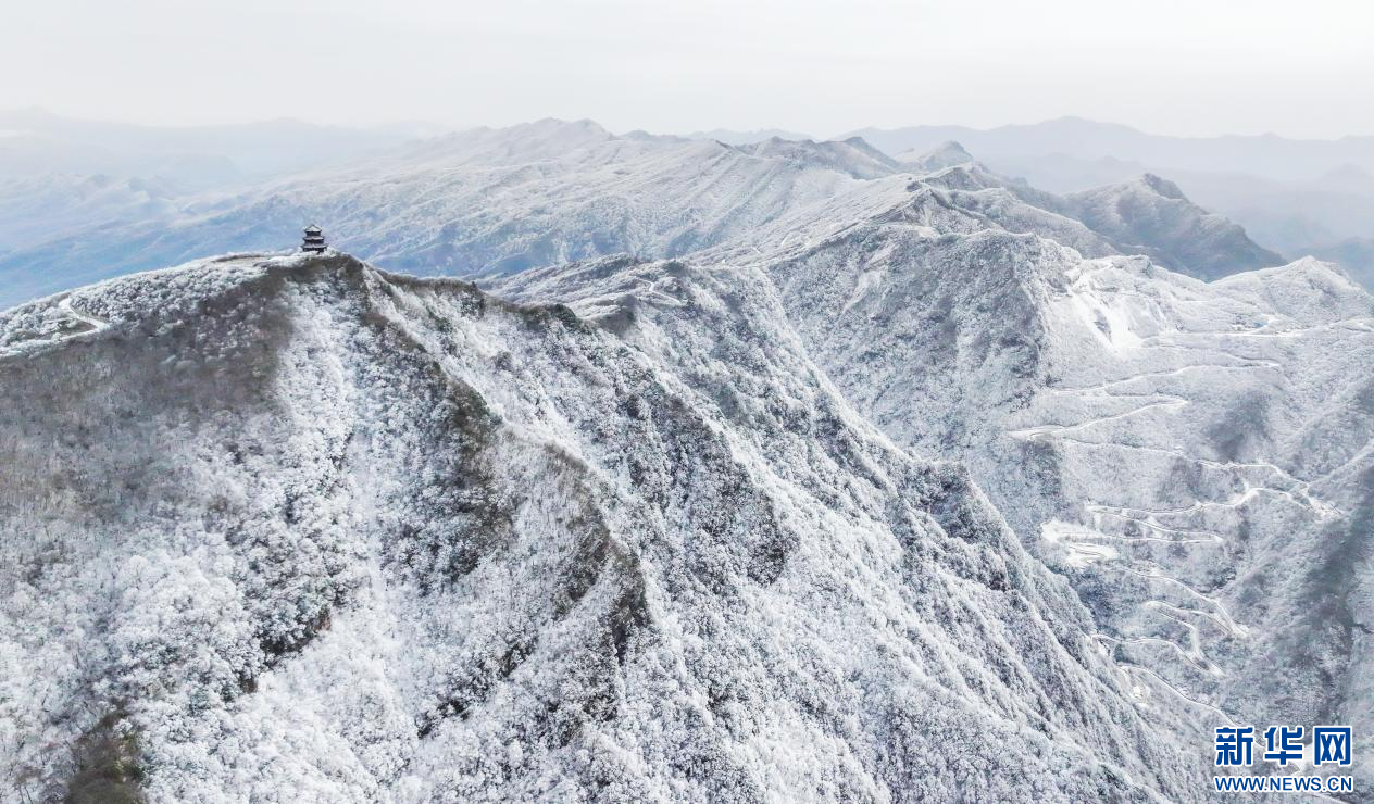 冰雪为墨 汉中龙头山景区银装素裹分外美丽