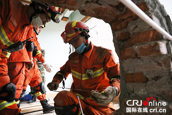图片默认标题_fororder_现场救援演练