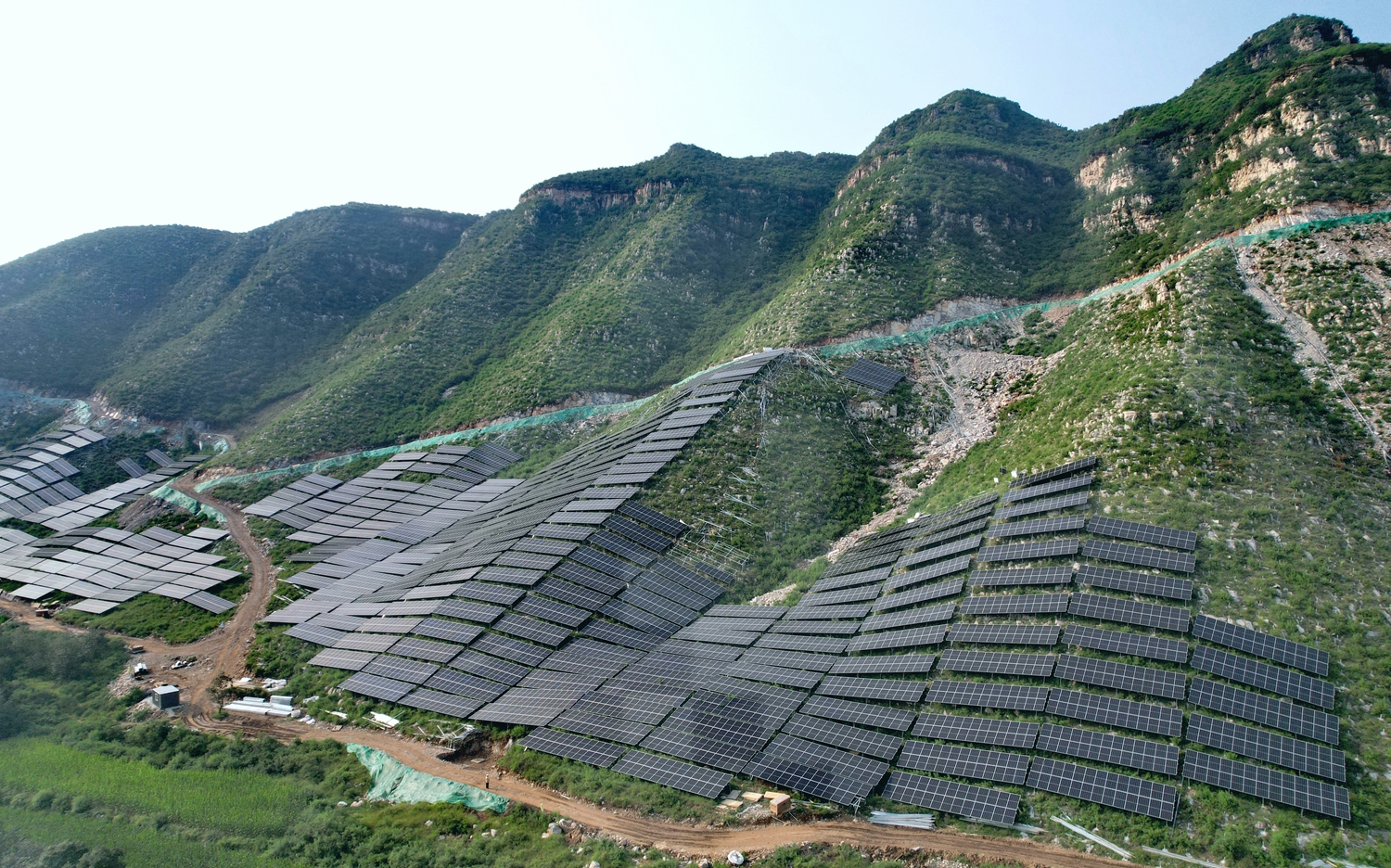 保定市满城区:70兆瓦光伏发电项目成功并网发电_fororder_无人机航拍满城光伏发电设备 摄影 郑璐 (2)