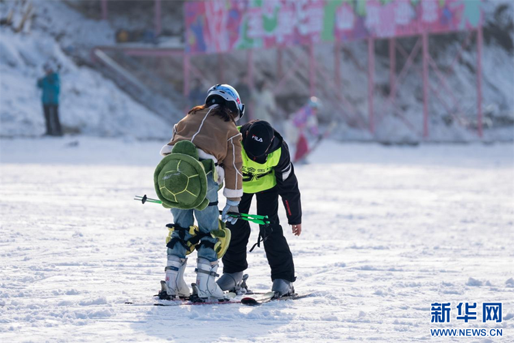 （中首）六盘水玉舍雪山滑雪场：尽享冰雪运动魅力-新华网