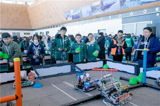 科技竞技 燃动冰雪 2023世界机器人大赛总决赛在吉林白山开幕_fororder_5·