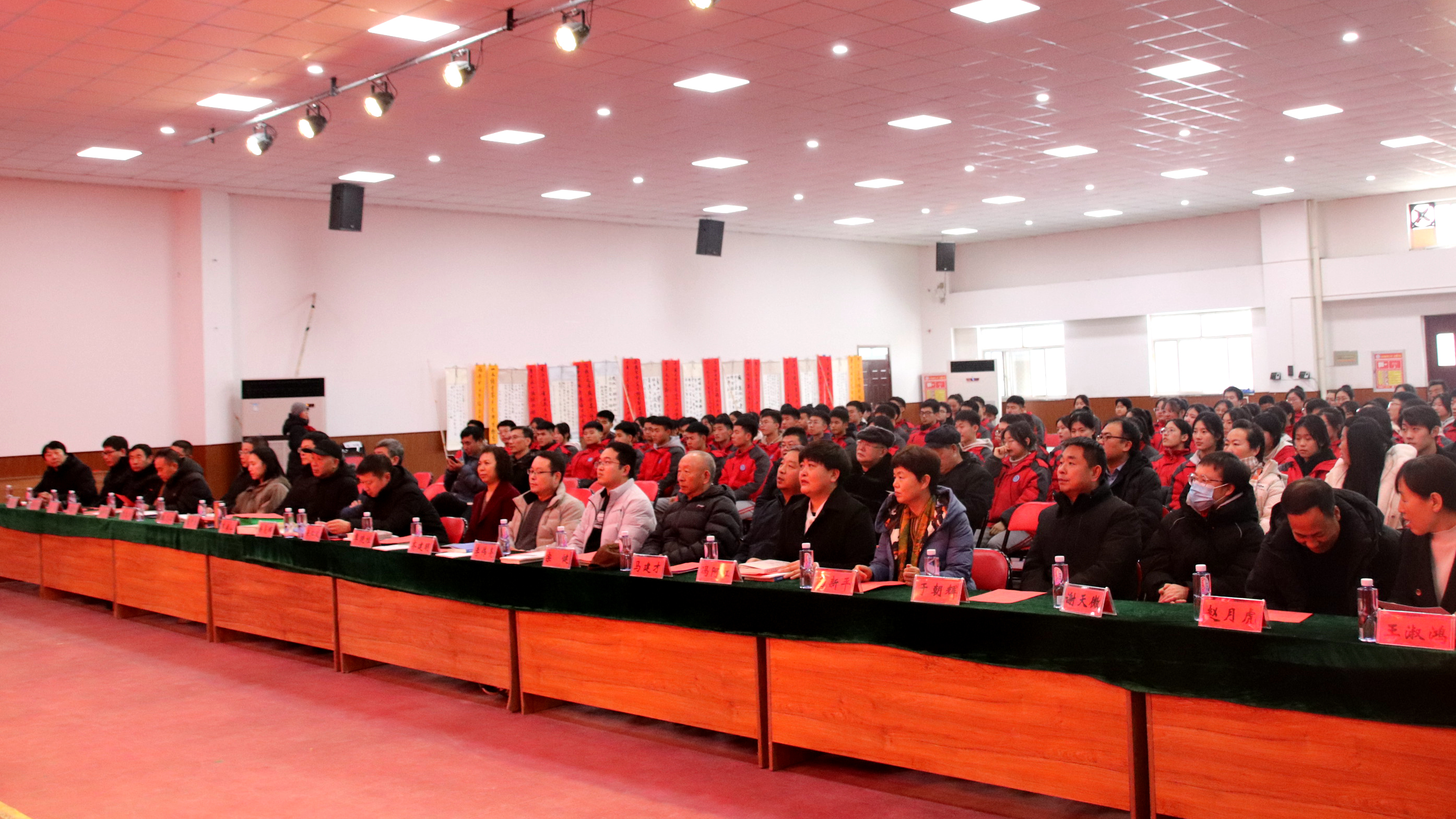 河北唐县:举办《古今诗词咏尧乡》新书发布会_fororder_《古今诗词咏尧乡》新书发布会现场.JPG