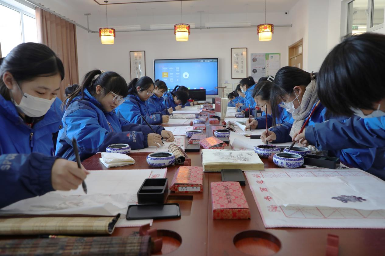 保定徐水:乡村中学绽放文化艺术之“花”_fororder_图片7