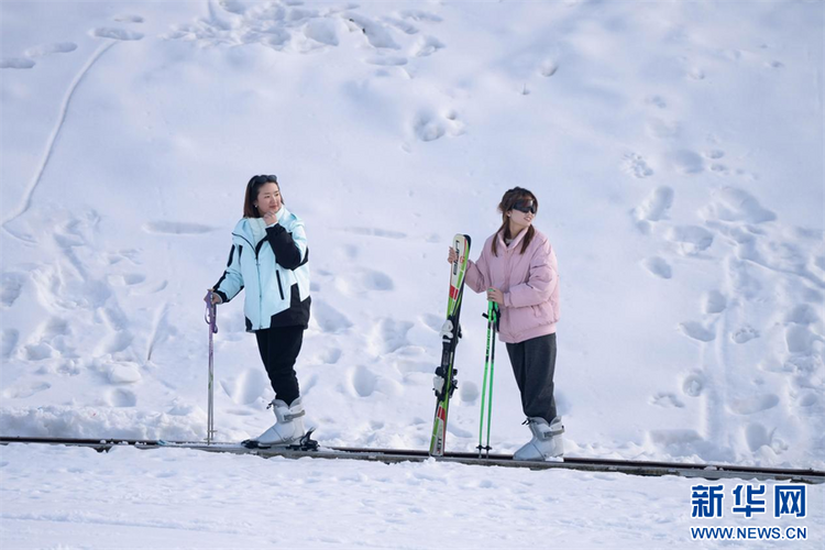 （中首）六盘水玉舍雪山滑雪场：尽享冰雪运动魅力-新华网