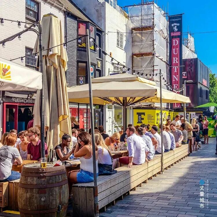 City walk还能带动消费?看街区重塑如何激活城市商圈 City walk还能带动消费?看街区重塑如何激活城市商圈