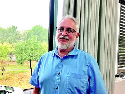 爱喝中国茶、喜欢中国历史的南非外教汉尼斯:想去省博看越王勾践剑