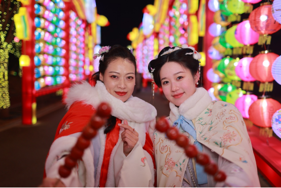 河北沧州:逛灯会赏民俗 灯火璀璨迎新春_fororder_河北沧州:逛灯会赏民俗35