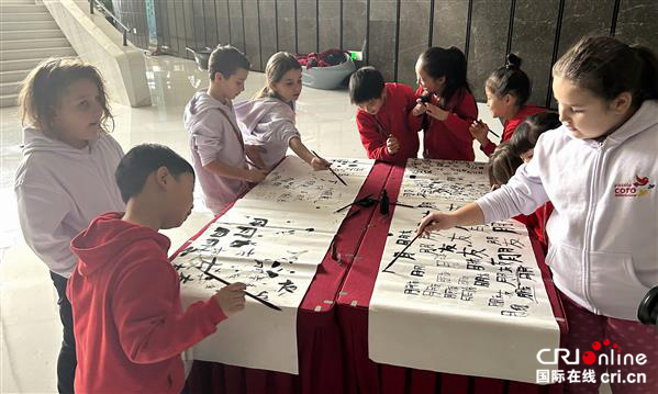 “爱的重逢”——意大利安东尼亚诺小合唱团再次来华演出 童声谱写友谊乐章_fororder_202401080011