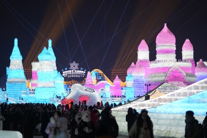 冰天雪地变为“金山银山”——黑龙江、吉林冰雪经济高质量发展观察_fororder_20240105356039d6f41047a4814d99354b358cdf_f01457760765338c072b5170a02dd7cc