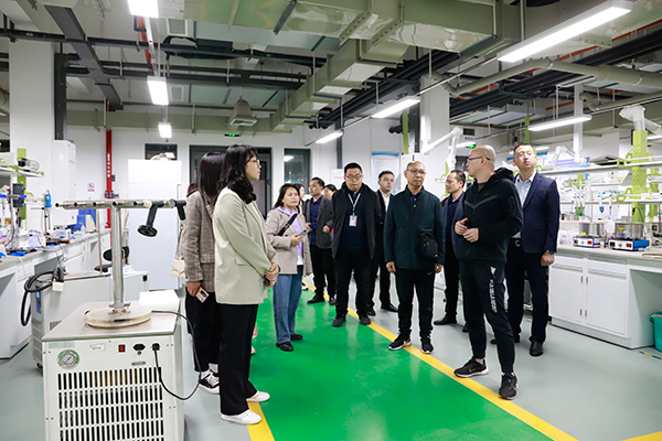 简阳市加快推进中小企业服务体系建设 打造营商环境“最强内核”_fororder_简阳市经科信局带领企业到西安交通大学开展对接活动-供图-简阳市委宣传部