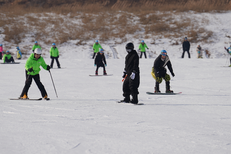 河北涞源:冰雪游再掀新热潮_fororder_微信图片_20240115153905