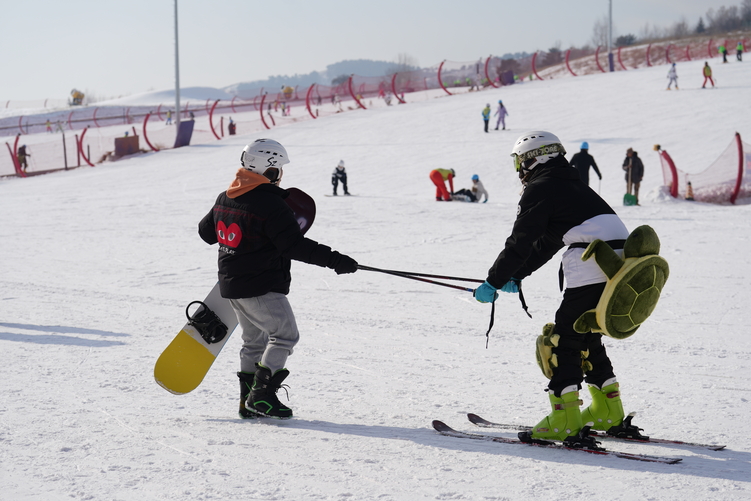 河北涞源:冰雪游再掀新热潮_fororder_微信图片_20240115153912