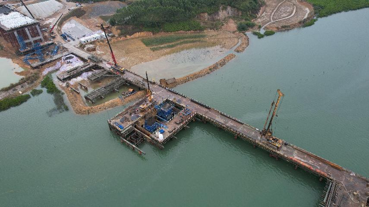 中马钦州产业园玉垌根江大桥项目建设忙_fororder_图片2