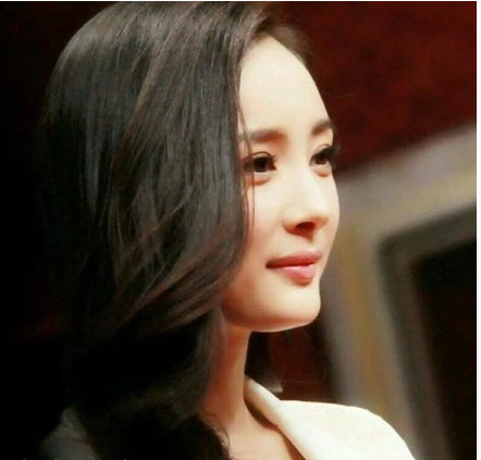 侧脸完美的女星：郭碧婷唯美孙俪性感妩媚