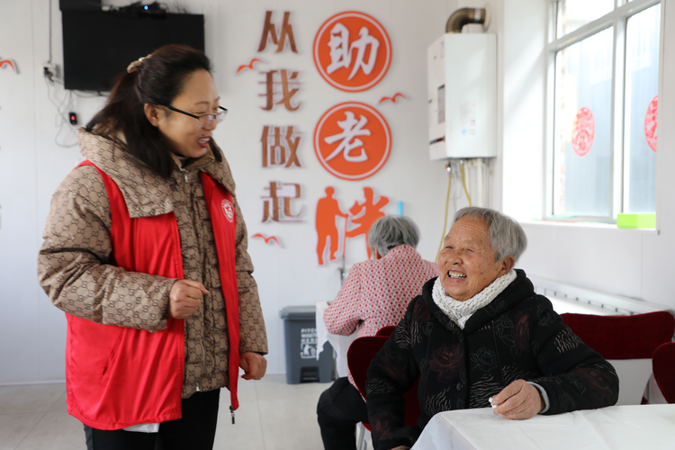 河北黄骅:暖心腊八粥 浓浓敬老情_fororder_图片6